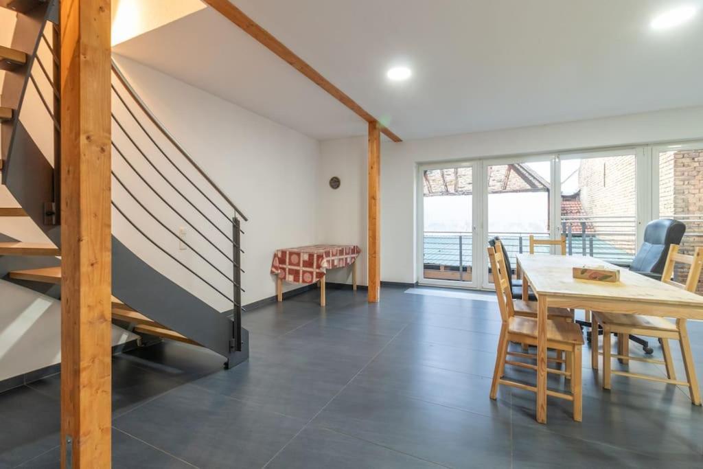 Maisonette-Wohnung Mit 5 Schlafzimmern Woerrstadt Экстерьер фото